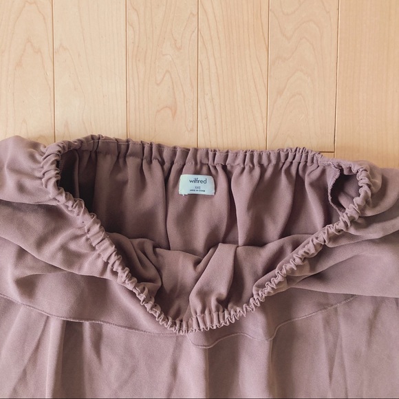 SOLD 🌼 Mauve Wilfred Off The Shoulder Long Sleeve - Picture 4 of 4